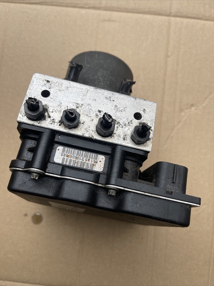 AUDI A4 2004-2008 ABS PUMP CONTROL MODULE UNIT 0265950474 8E0910517AK 8E0614517