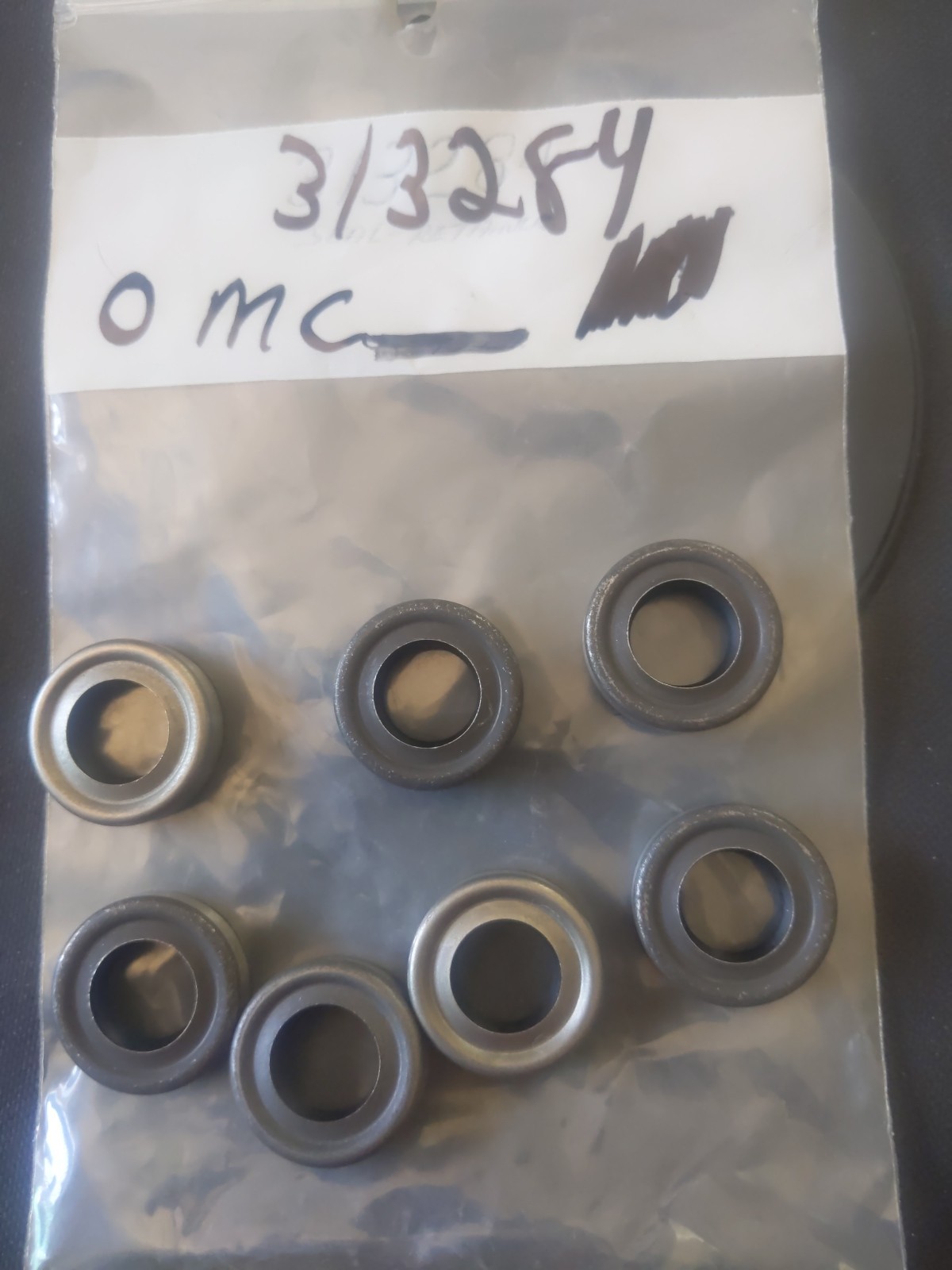 OMC 313284 Oil Seal Lot Of 7 Seals