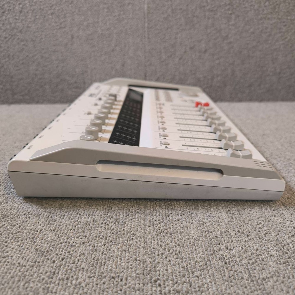 ZOOM R16 Portable Multitrack Recorder Controller and Interface Body Only ※READ