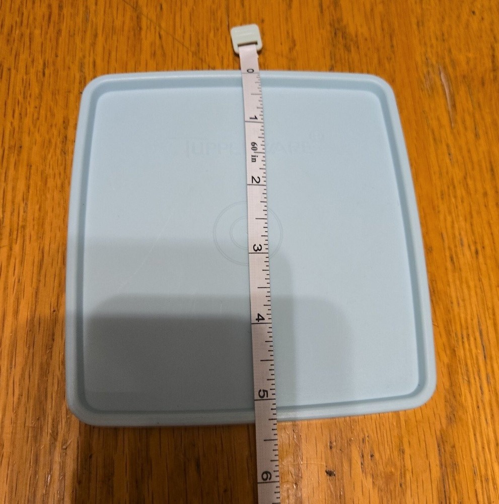 Tupperware replacement lid 671-40