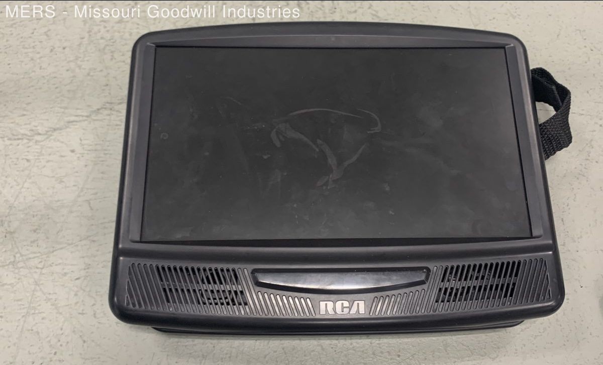 RCA DRC79108 Black Dual Screen Portable DVD System Remote Untested Mobile