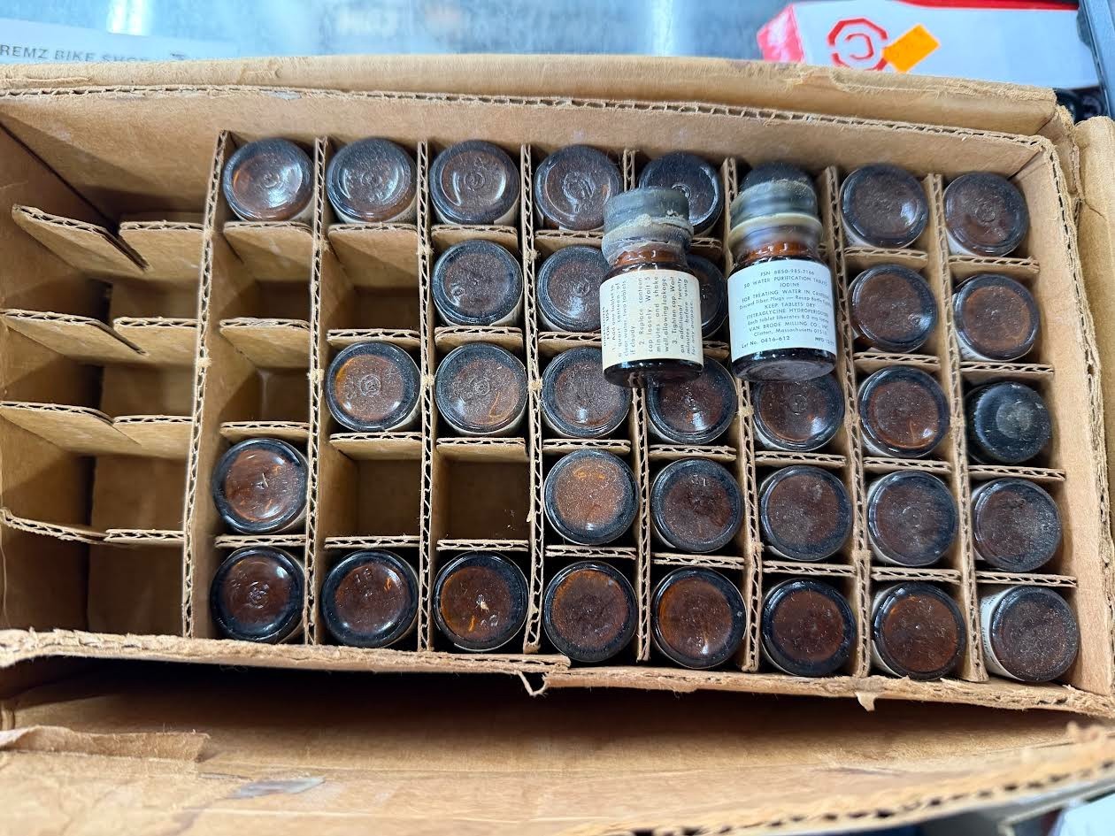 MILITARY ISSUE WATER PURIFICATION TABLETS - VIETNAM ERA - 2/71 - NOS -