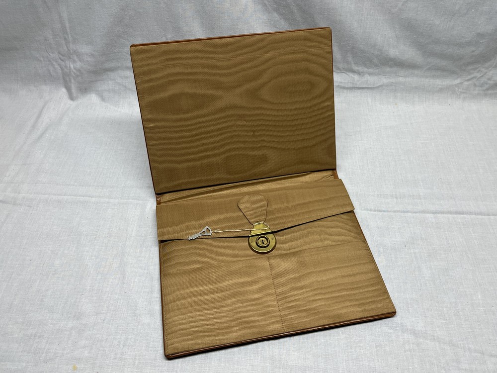 Locking Document Case – Camel Color