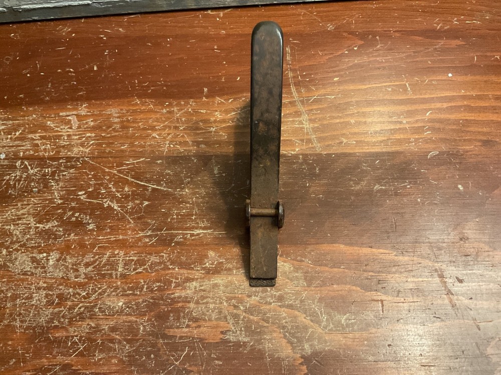 Unknown Tool - Works Like Clamp?? 4” Long