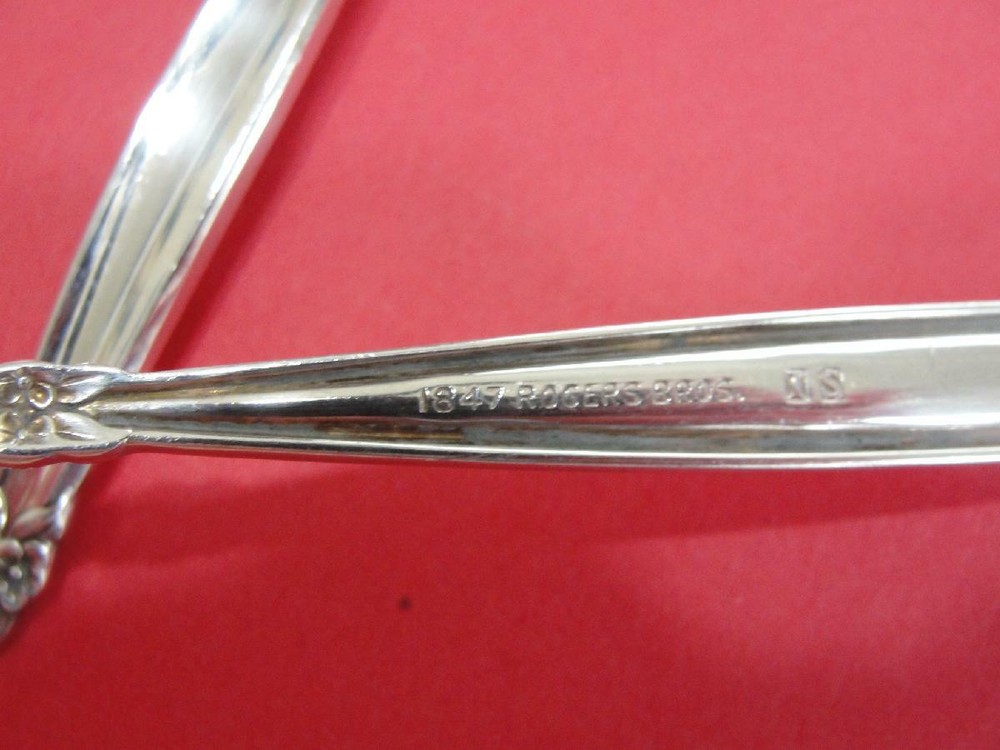 2 pc 1847 Rogers Bros International Silver Plate Garland Pattern BonBon Cocktail