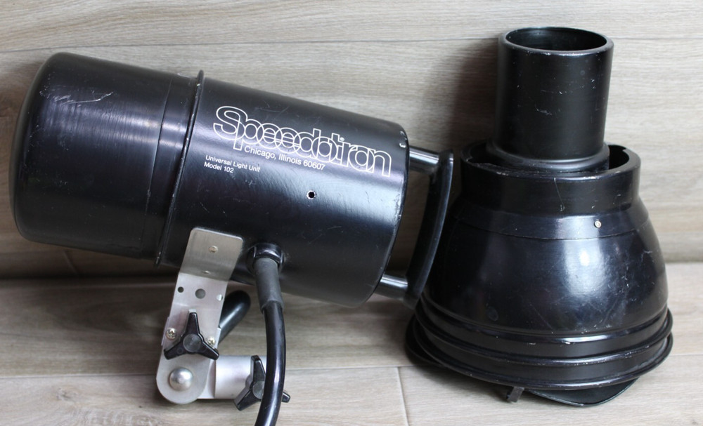 Speedotron Universal Light Unit Model 102 NO BULB