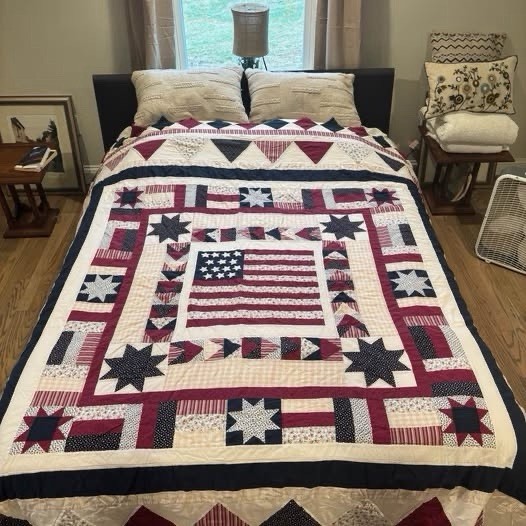 Authentic Hand & machine stitched vinyl Patchwork Queen  USA  Star Cotton Quilt.