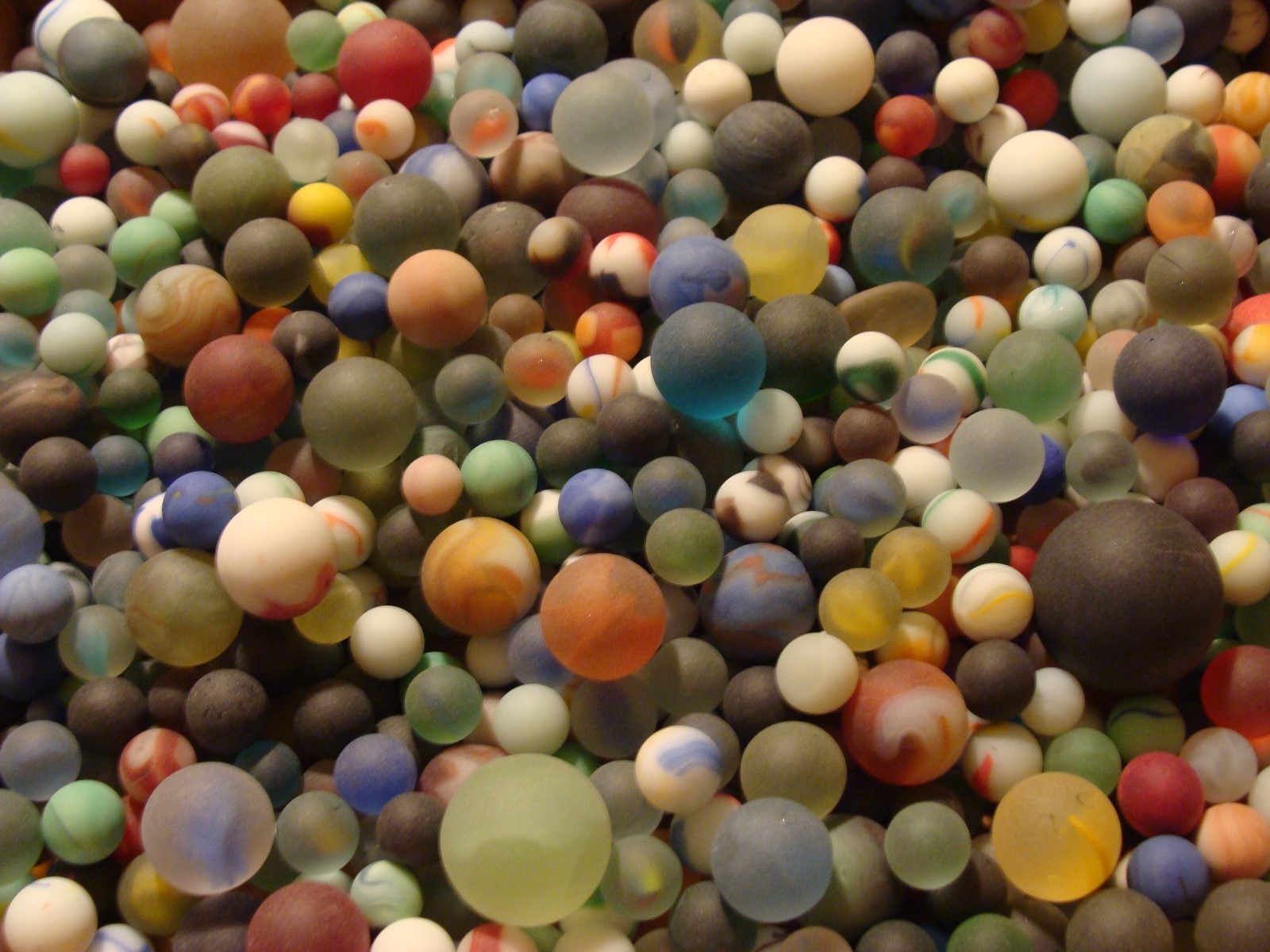 100 Vintage Glass Beach Sea Frosted Marbles Old Toys Jewels Cats Nautical Crafts