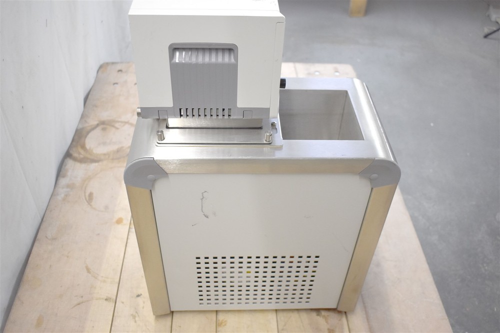 Thermo Scientific Haake A10 Circulator & Chiller with SC100 Controller 115VAC
