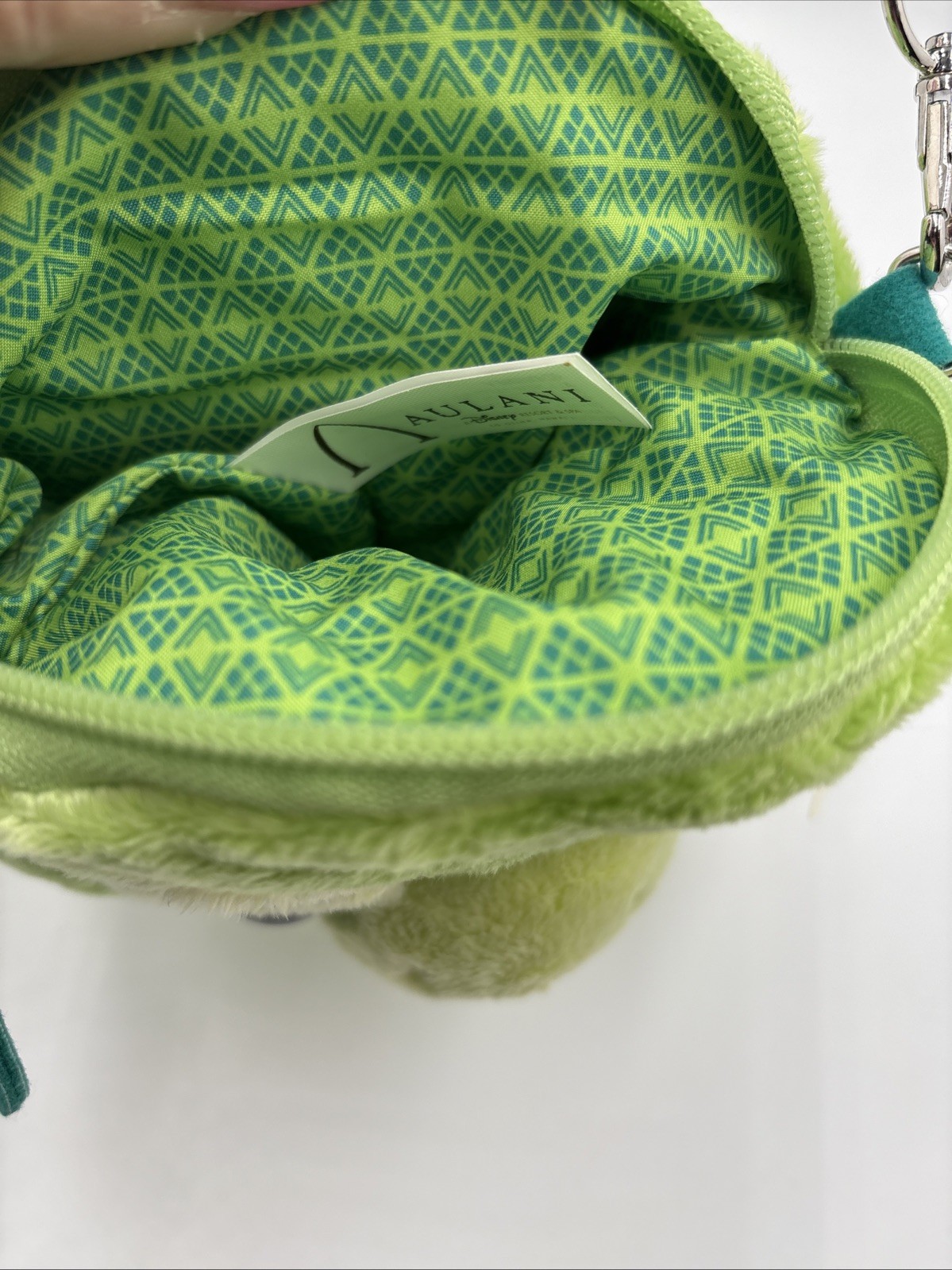 Olu Disney Aulani Turtle Exclusive Purse Wristlet Ólu Duffy NWT Bag