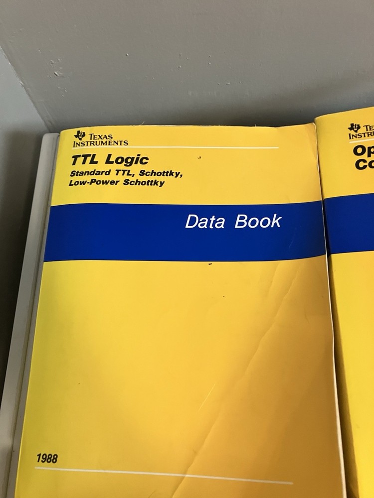 Texas Instruments Lot Of 8 Data Book Circuits, Logic, Amplifiers & Comparators