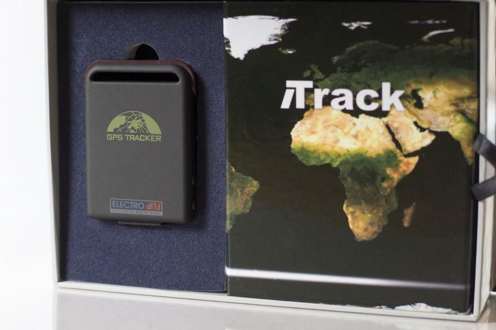 Rechargeable Mini Real Time GPS Tracking Device with Low Battery Alarm