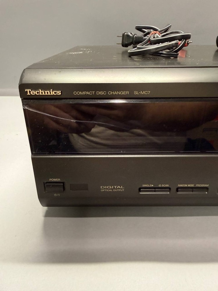Technics SL-MC7 Compact Disc CD Changer Player w/ Remote – Works – Broken Corner