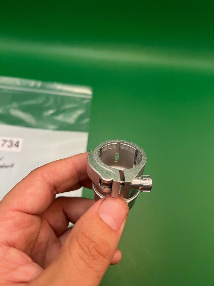 Autococker Clamping Feedneck