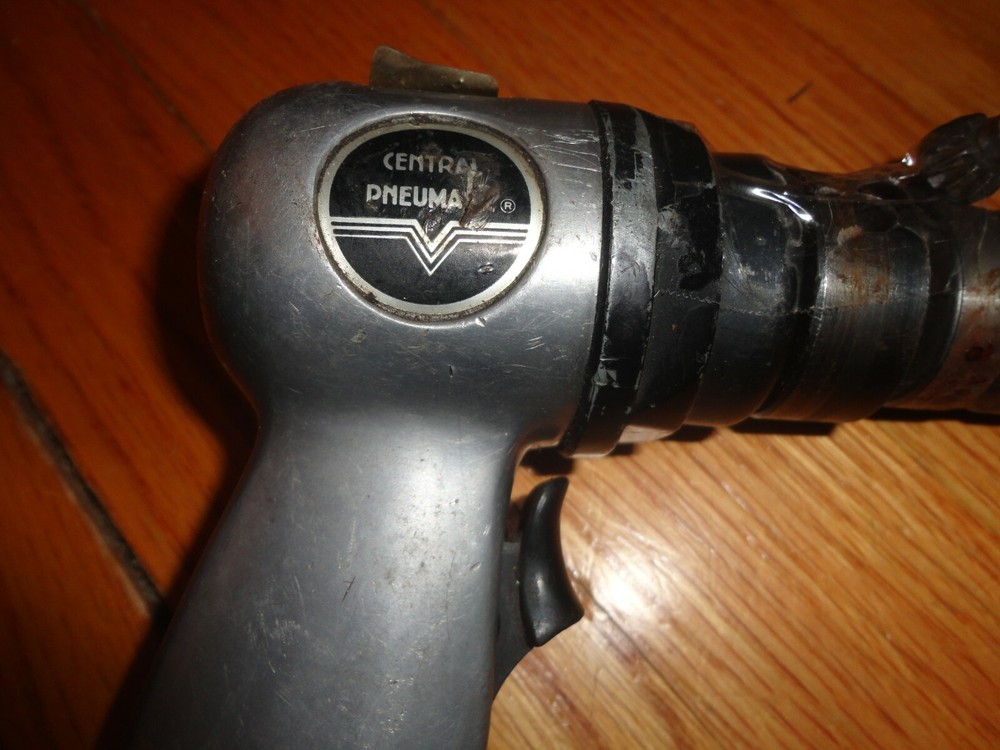 Central Pneumatic Reversible Air Drill, Model 571 5" used