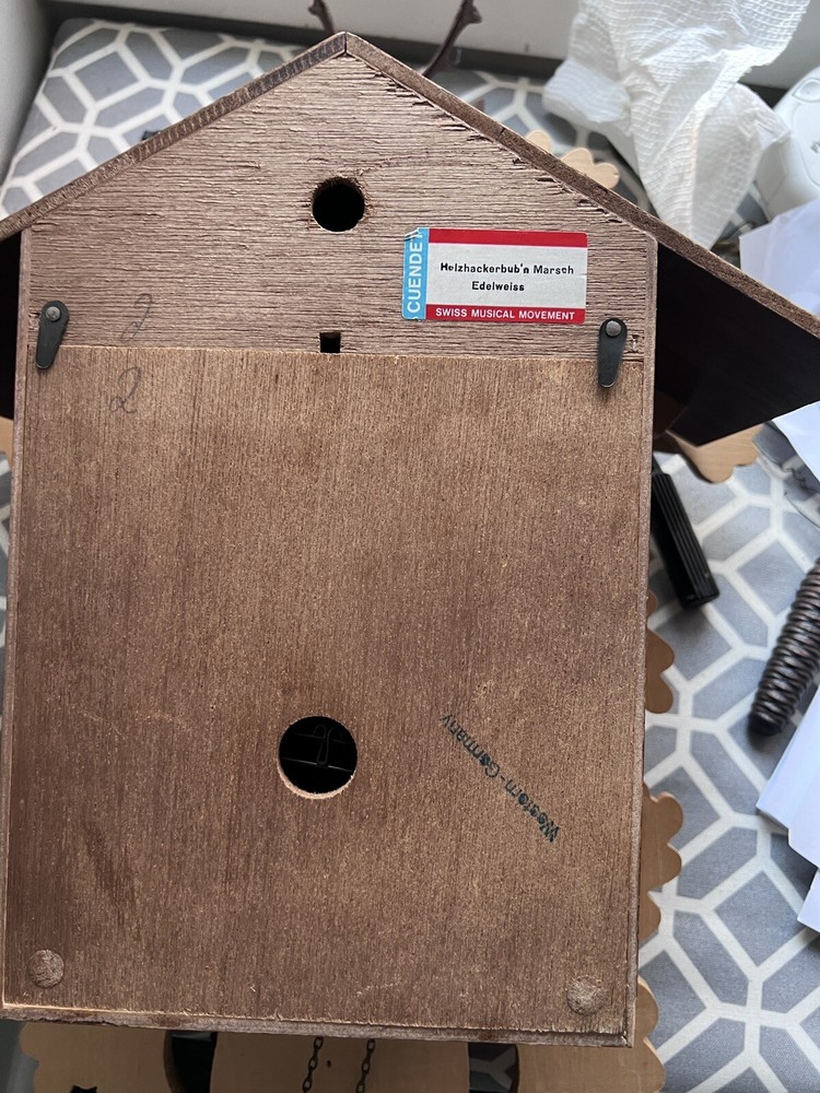 24 Inches Tall Cuckoo Clock Hunting