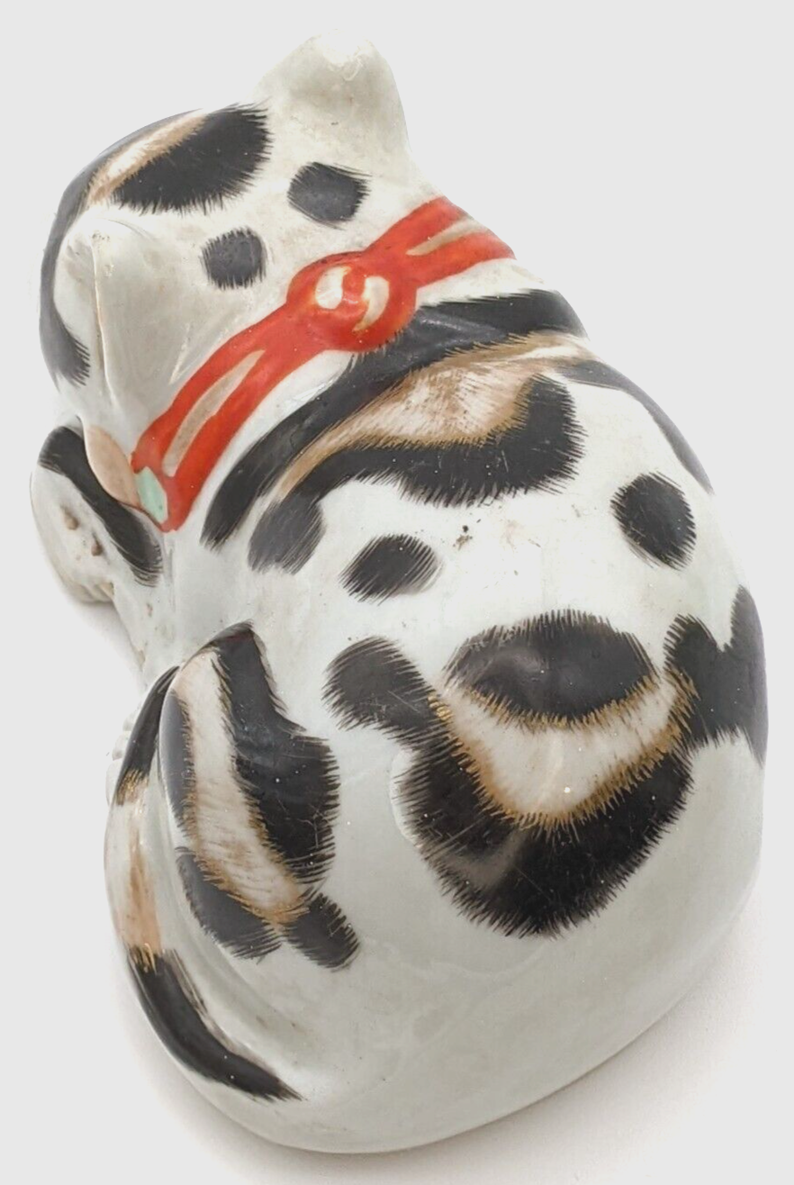 Kutani Japanese Ceramic Sleeping Cat Figurine Black & White