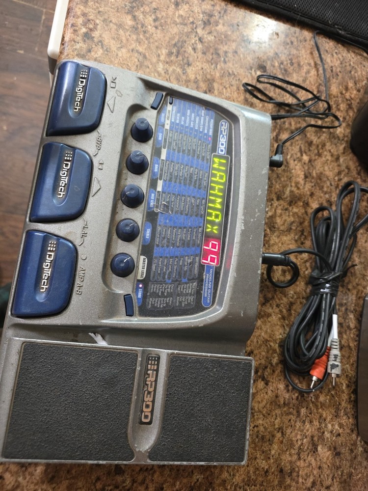 Dynamic! DIGITECH RP300 MODELING GUITAR PROCESSOR As-Is