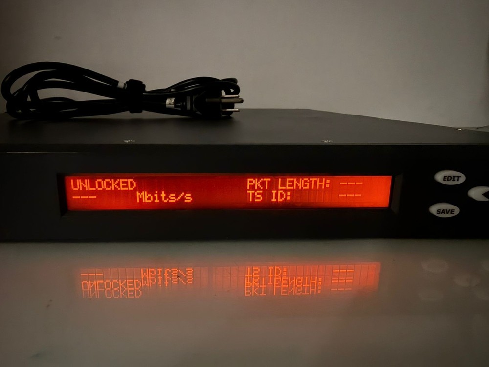 Tandberg RX8200 MPEG2 /MPEG4 SD DVB-S2 8PSK Receiver