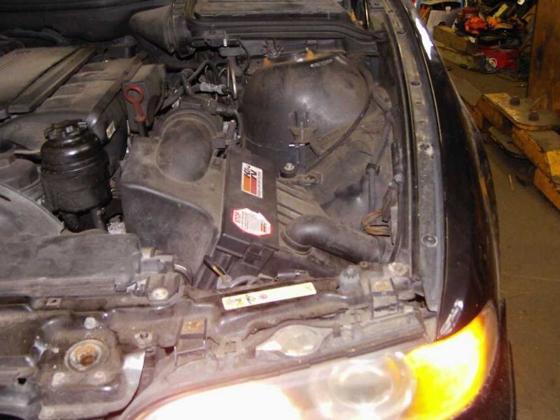 98 99 00 BMW 528I AC CONDENSER