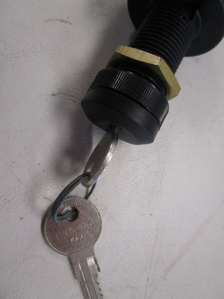 ON / OFF IGNITION SWITCH W/ (2) KEYS MARINE BOAT