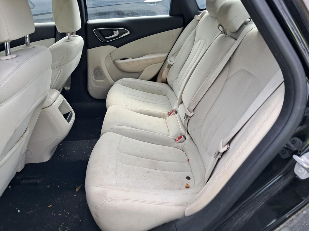 200 2015 Glove Box 4773858