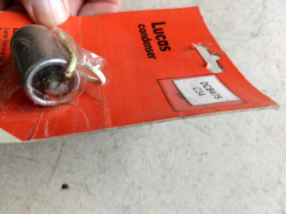 Lucas DCB475 C24 ignition condenser