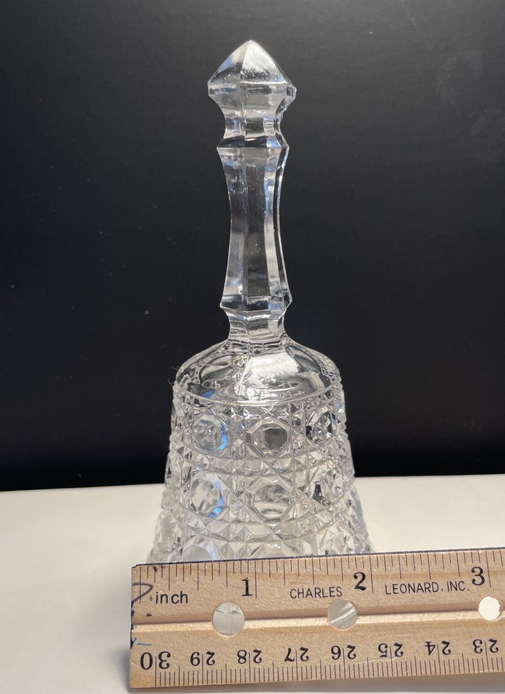 VINTAGE CRYSTAL BELL BUTTON PATTERN 5 1/4" TALL