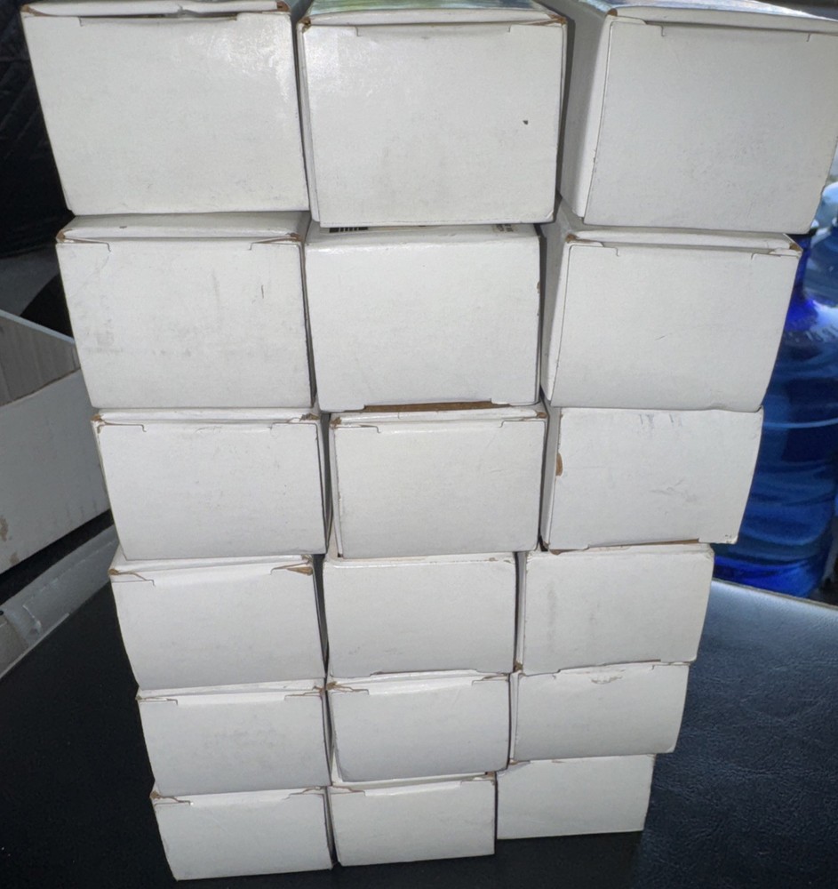 18 PCs DMP Security 1142-B Wireless 2-Button Holdup Black (02271330)