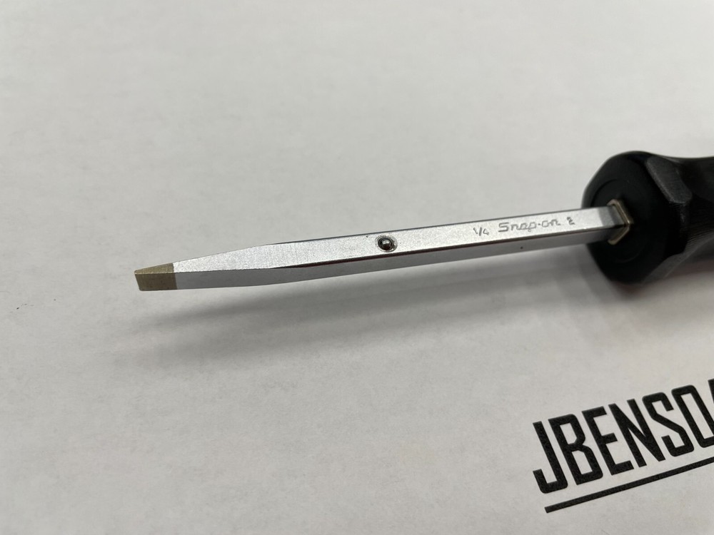 Snap-on Tools MINT RARE BLACK Hard Grip Interchangeable Blade Screwdriver SDDD42