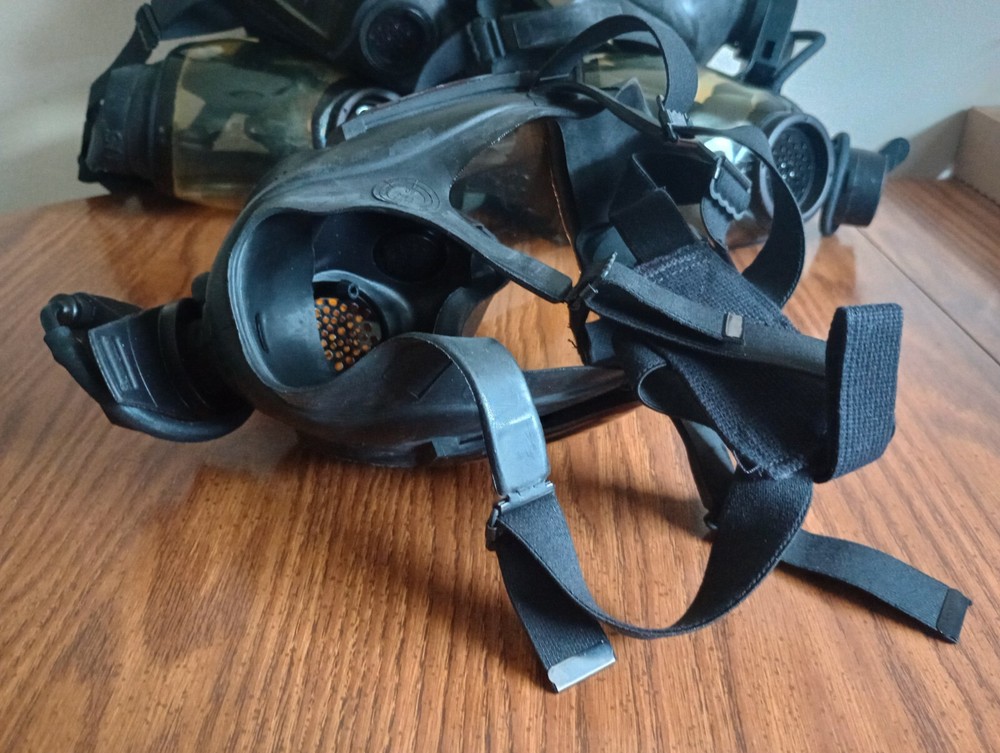 (ONE) MSA Face Gas Mask Riot Control Size Medium ( SURPLUS )