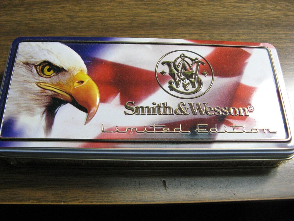 Smith & Wesson Stainless Folding Knife