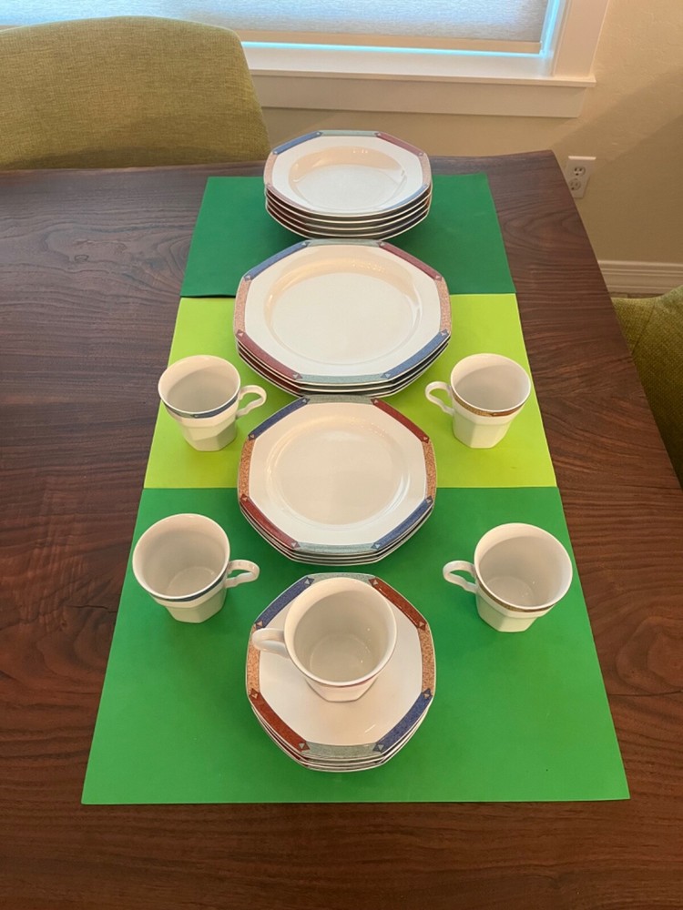 Christopher Stuart Diamond Optic 4 Complete Place Settings W/ Extras EUC