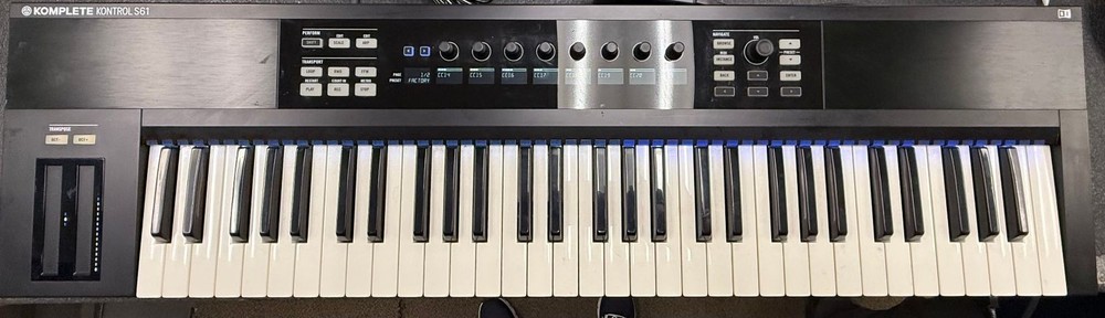 Native Instruments Komplete Kontrol S61 61-Key MIDI Keyboard Controller – Tested
