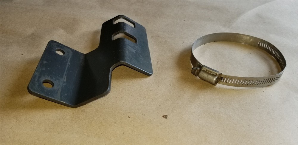 Bobcat T550 fuel filter bracket 7237876