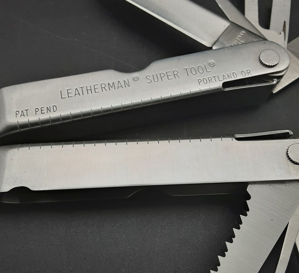 Stainless LEATHERMAN Super Tool Folding Pocket Knife/Multi-Tool