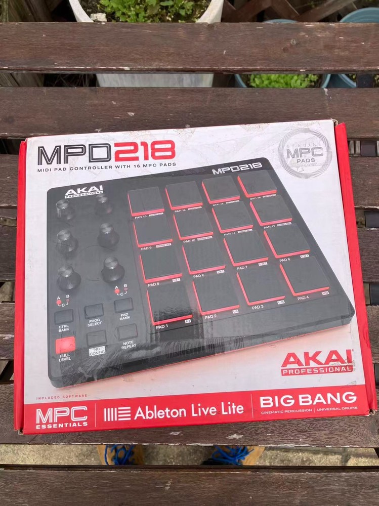 akai professional mpd218 midi pad controller tested