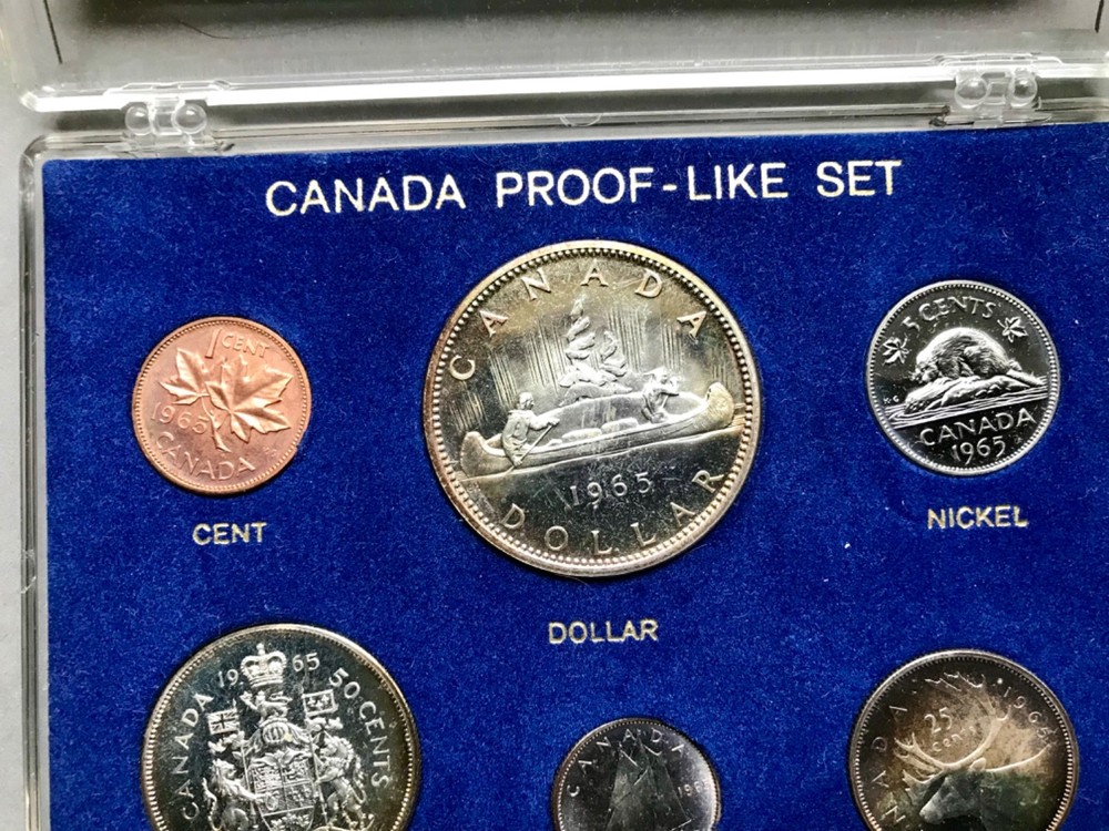 Pair of Canada Silver Mint Sets.