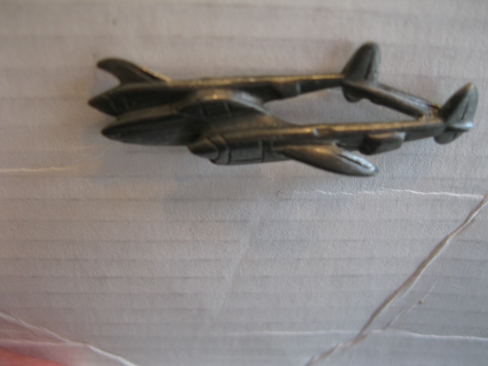 Vintage U.S. Fighter Bomber Pin