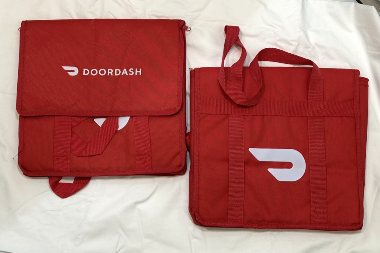 Lot of 2 ~ DOORDASH ~ 14x14x9 ~ HD Thicker Insulated Delivery Bag / Tote ~