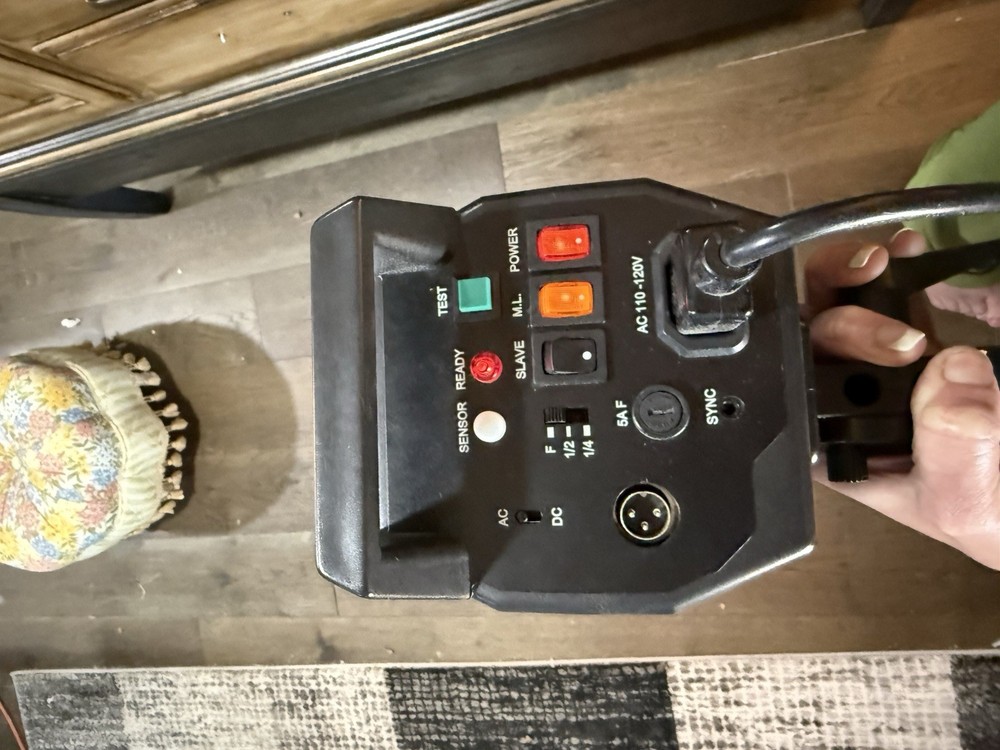 Norman Allure DP320 Studio Flash Monolight w/Reflector,Fong Diffuser & Lite Disc