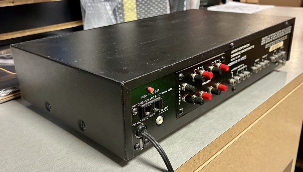 *RARE* Advent Model 300 Stereo Receiver