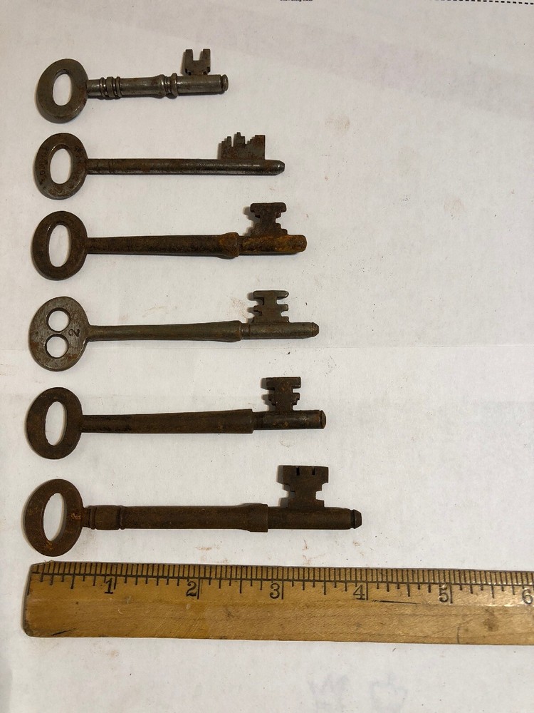 6 Vintage  Skeleton Keys