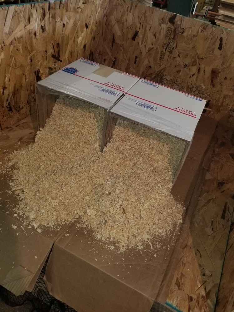 Dry Pine Shavings for pet bedding!!! 10 lbs