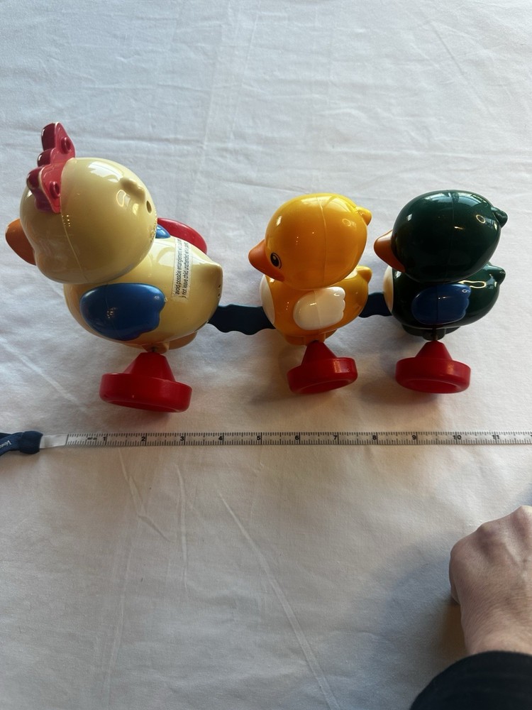 Vintage Tomy Quack along Ducks Mommy & Baby Ducks Pull Along String No String