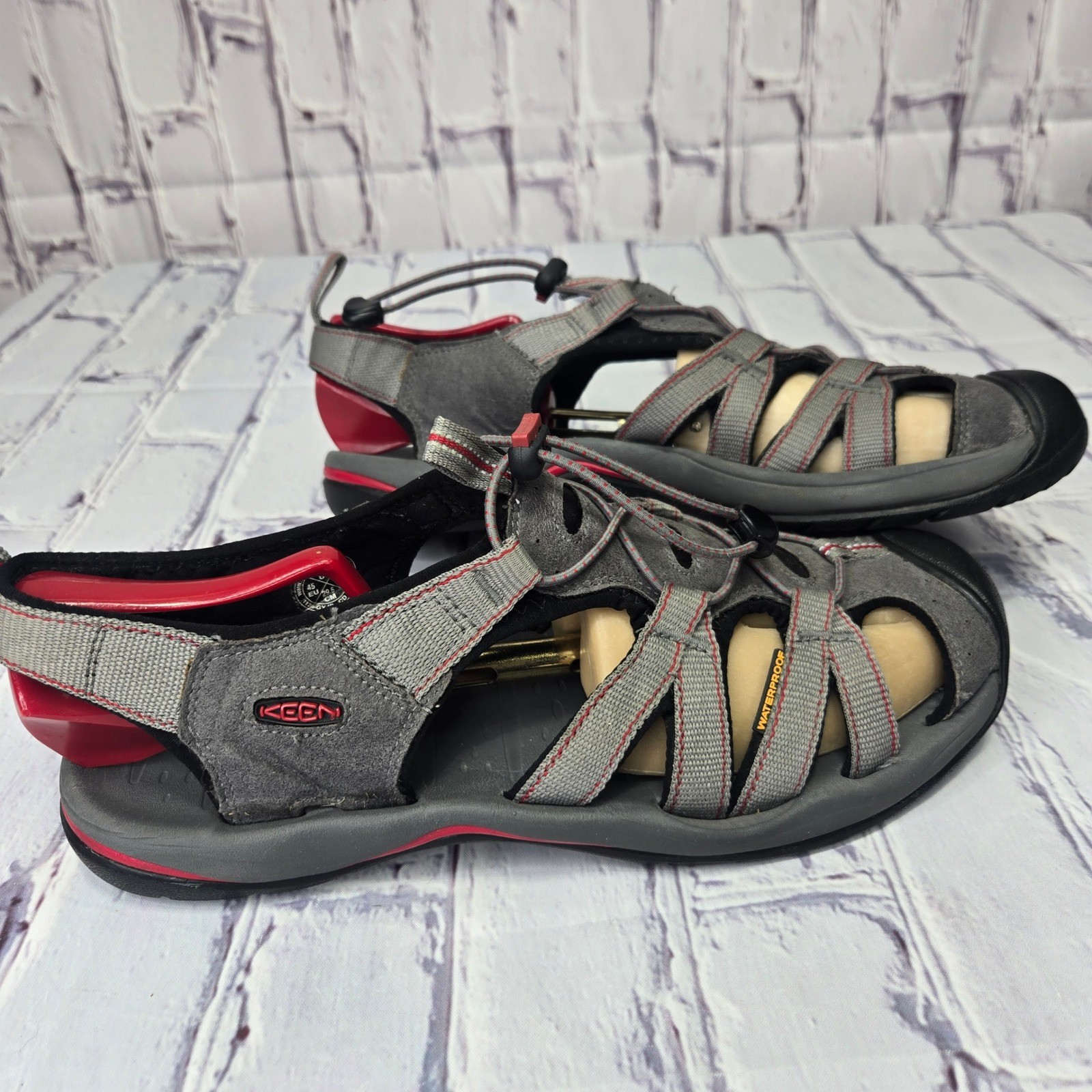 Keen Whisper Waterproof Sandals Mens 11.5 Grey Red Hiking Water Shoes 1126-GYJR