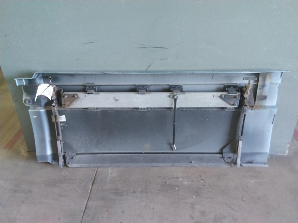 For 2013 VOLVO VNL SIDE FAIRING Right , IL