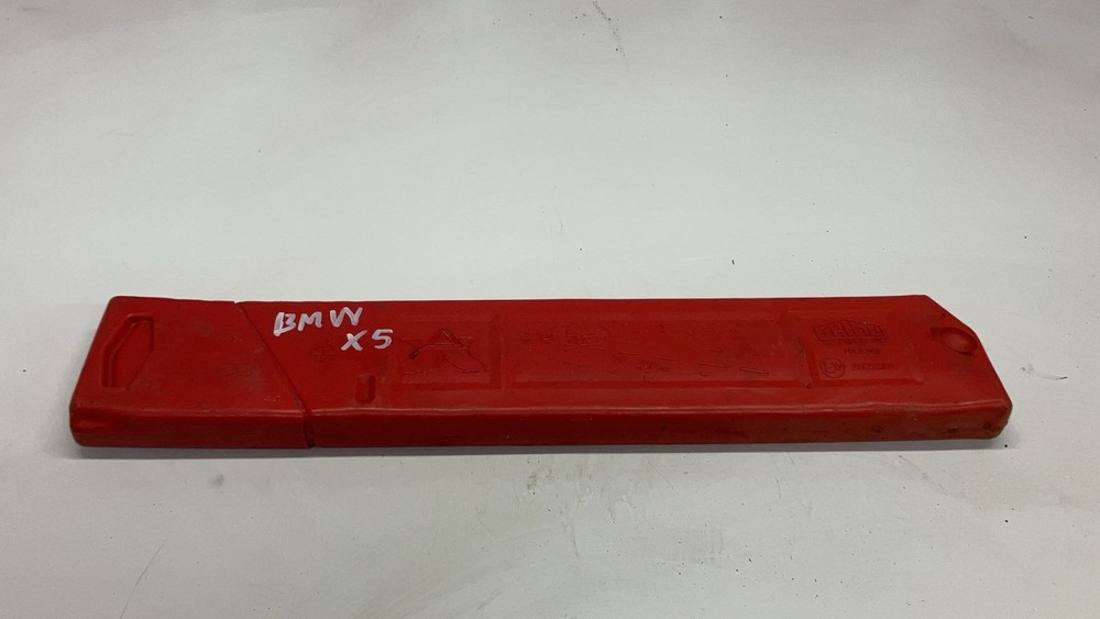 Bmw X5 08-10 Warning Triangle