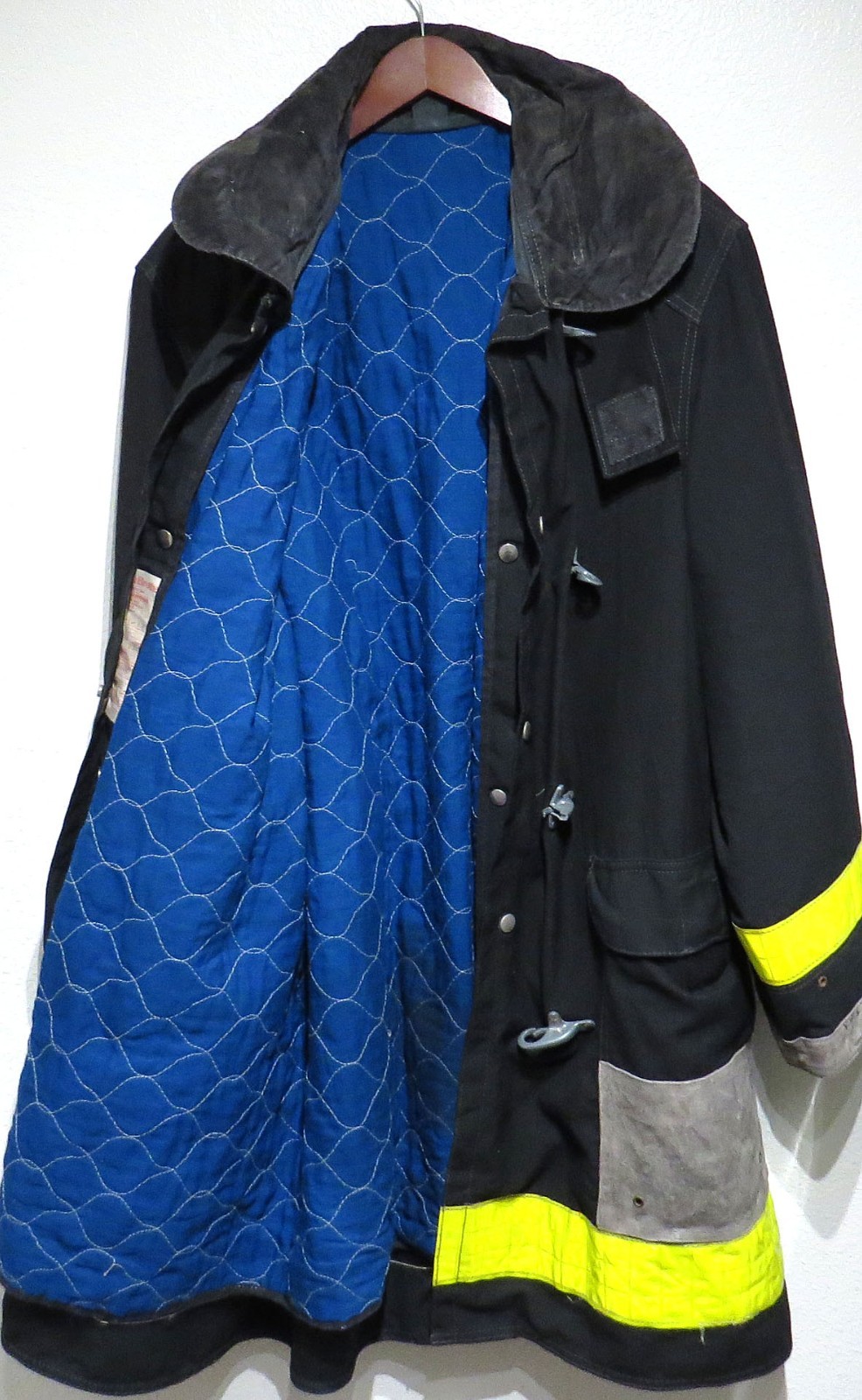 vtg Cairns & Brother 1986 BLACK TURNOUT Coat MED 40 Nomex 80s Fireman Reflectors