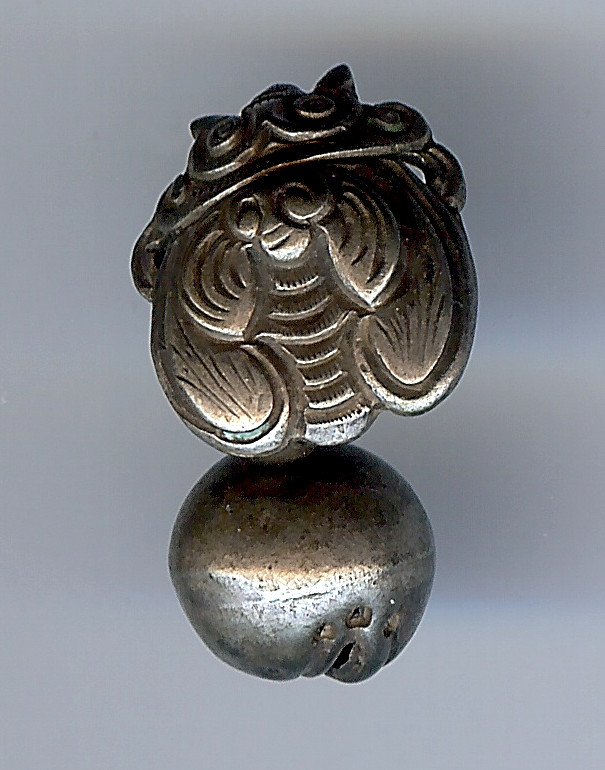 VINTAGE SILVER BEETLE TOGGLE BUTTON